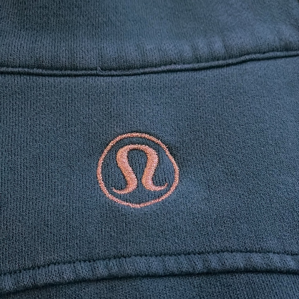 M/L Lululemon Scuba - Picture 7 of 15